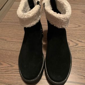 blondo zip harlow black boots with cream fur